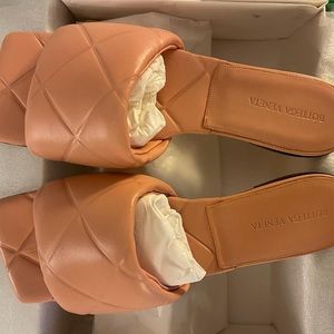 Brand new bottega veneta lido flat sandals.Color is peach.